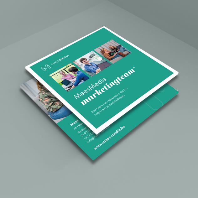 Grafisch ontwerp van de brochure voor maesmedia om het concept van hun marketingbureau uit te leggen.